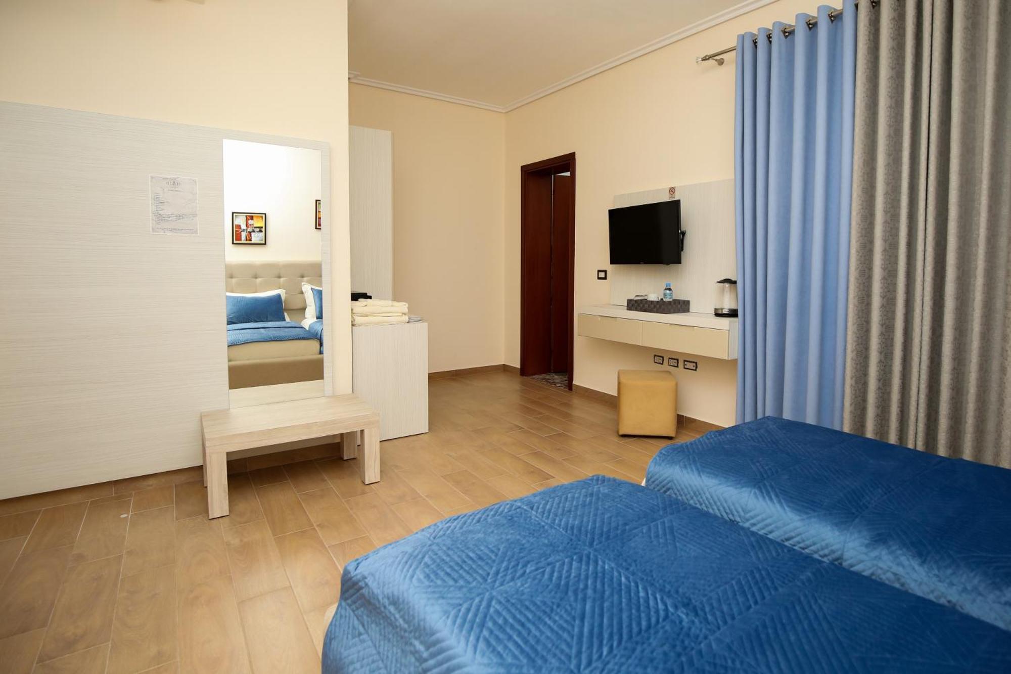 Hotel Vd Roleks Vlore Room photo